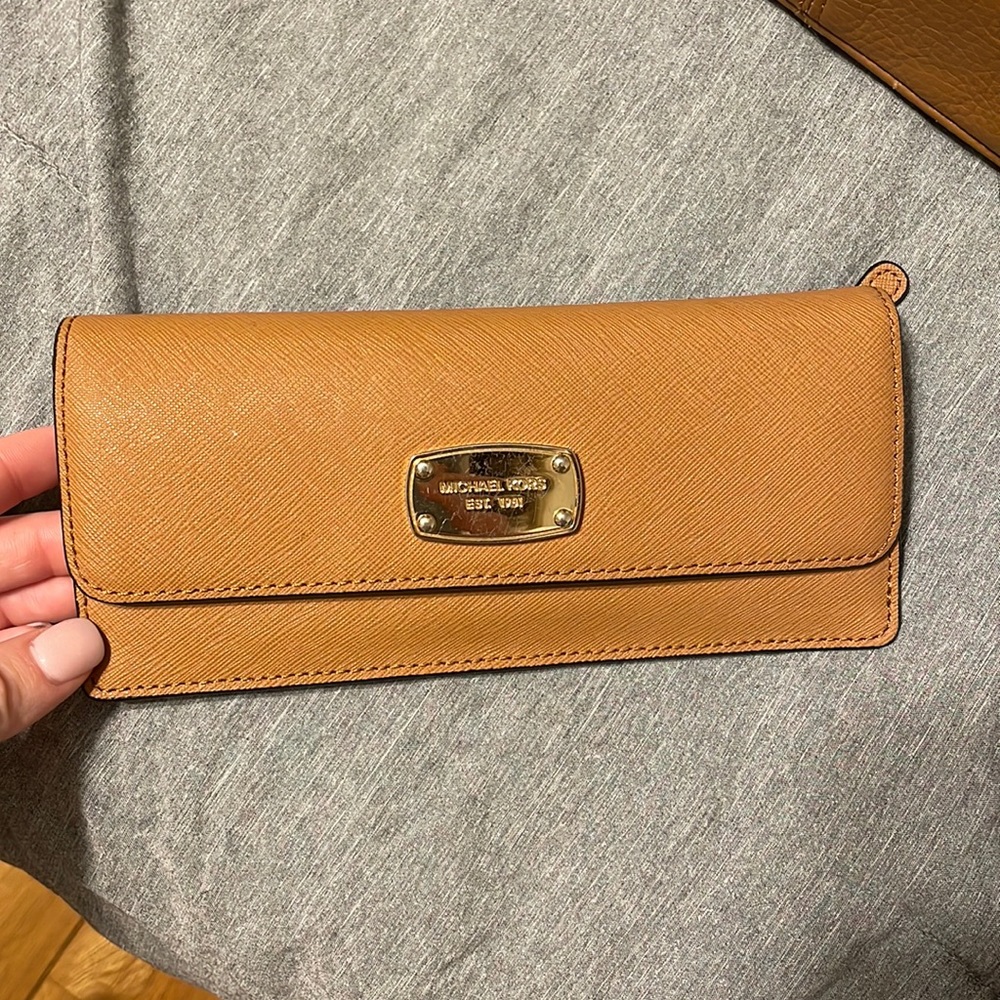 Michael kors wallet